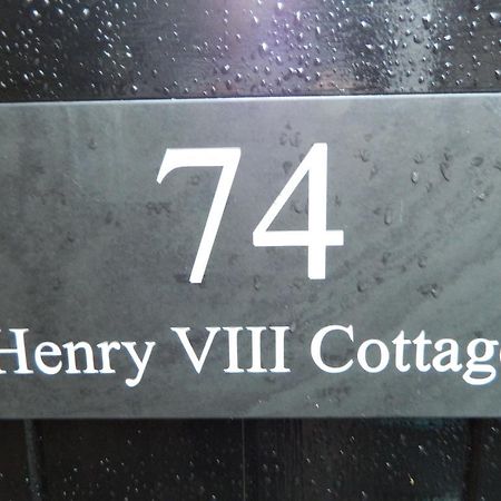 Henry VIII Cottage In The Heart Of Henley Kültér fotó