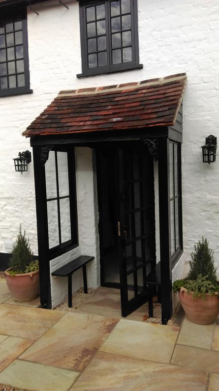 Henry VIII Cottage In The Heart Of Henley Kültér fotó