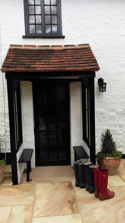 Henry VIII Cottage In The Heart Of Henley Kültér fotó